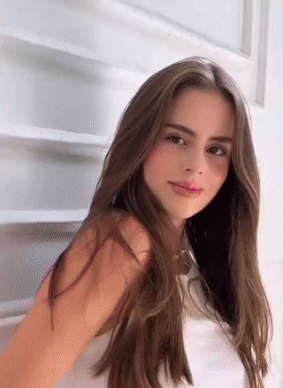 ROSA HAIR -  Refuerza tu belleza con Rosa Hair™ – Activa el crescimiento capilar, reducir caída de calleo, fortalece las uñas y mejora la textura de la piel.